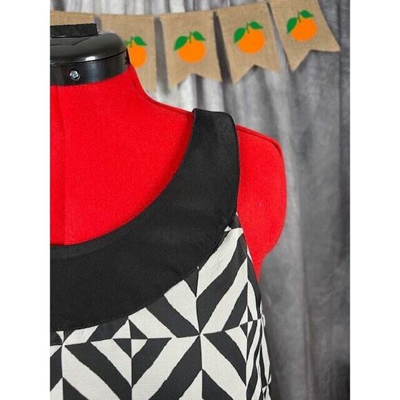 Signature Collection Sleeveless Geometric Black White Top, Size L Large - Picture 3 of 7